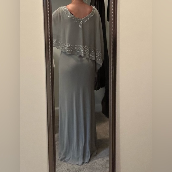 J Kara women’s formal dress - Size 6 - Picture 10 of 13